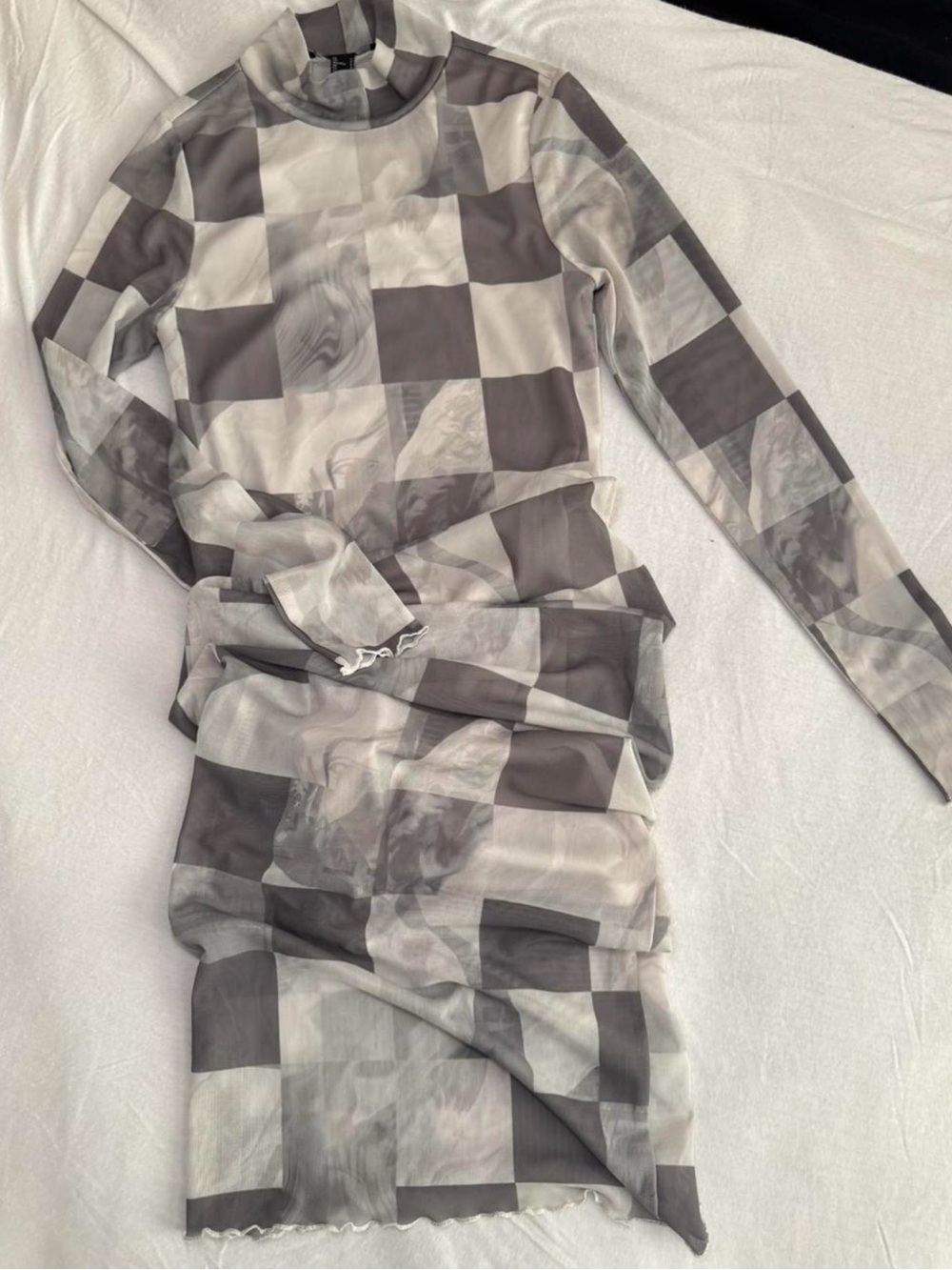 Forever 21 Gray and White Checker Long Sleeve Dress